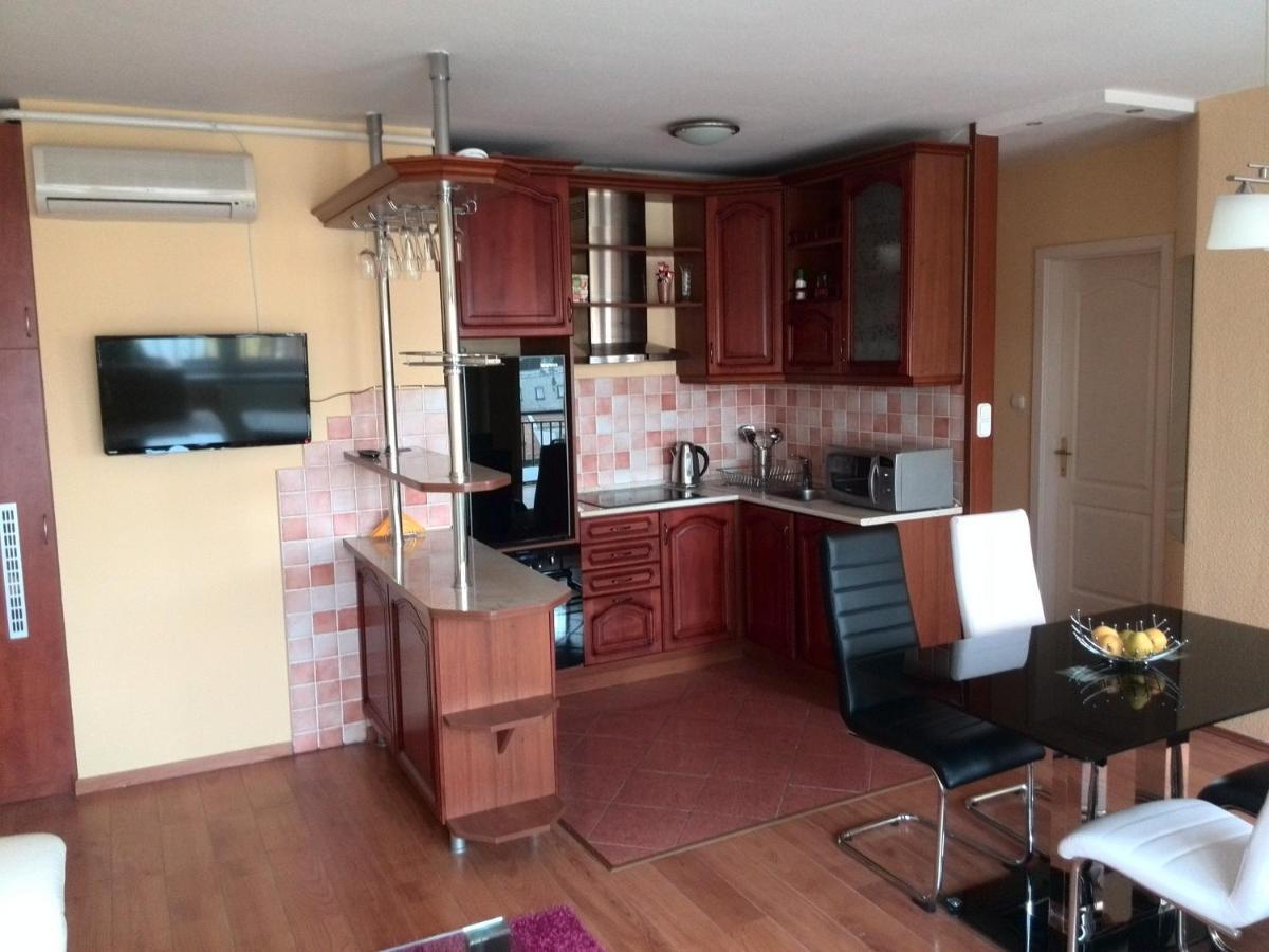 Merry&Car - Huge Balcony + Living Room + 2Br 布达佩斯 外观 照片
